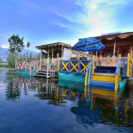 Golden Hopes Group Of Houseboats Hotel Srinagar  Bagian luar foto