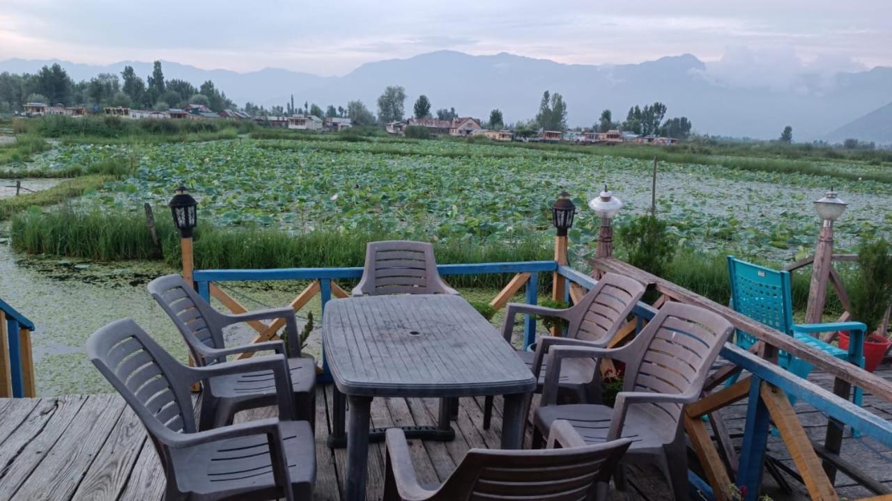 Golden Hopes Group Of Houseboats Hotel Srinagar  Bagian luar foto