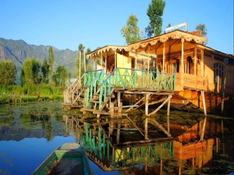 Golden Hopes Group Of Houseboats Hotel Srinagar  Bagian luar foto