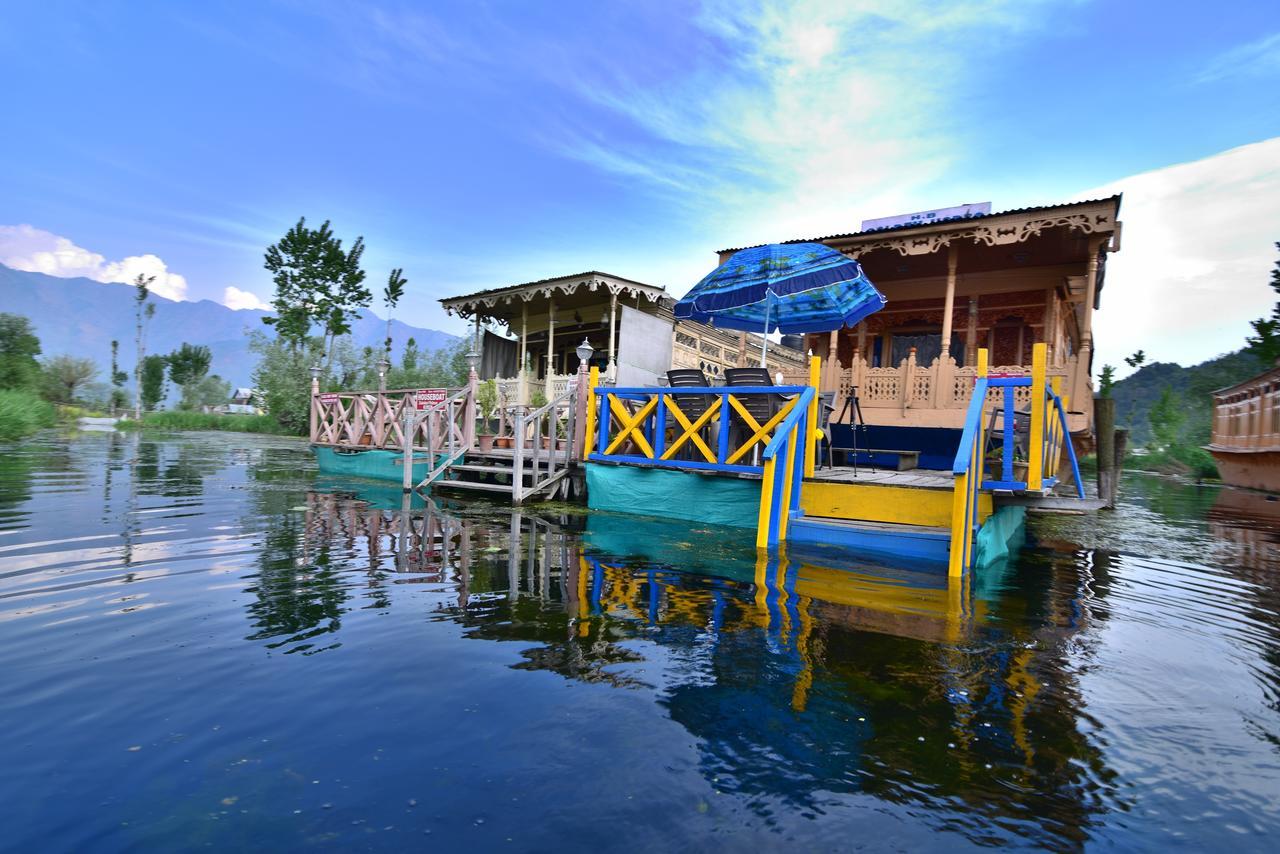 Golden Hopes Group Of Houseboats Hotel Srinagar  Bagian luar foto