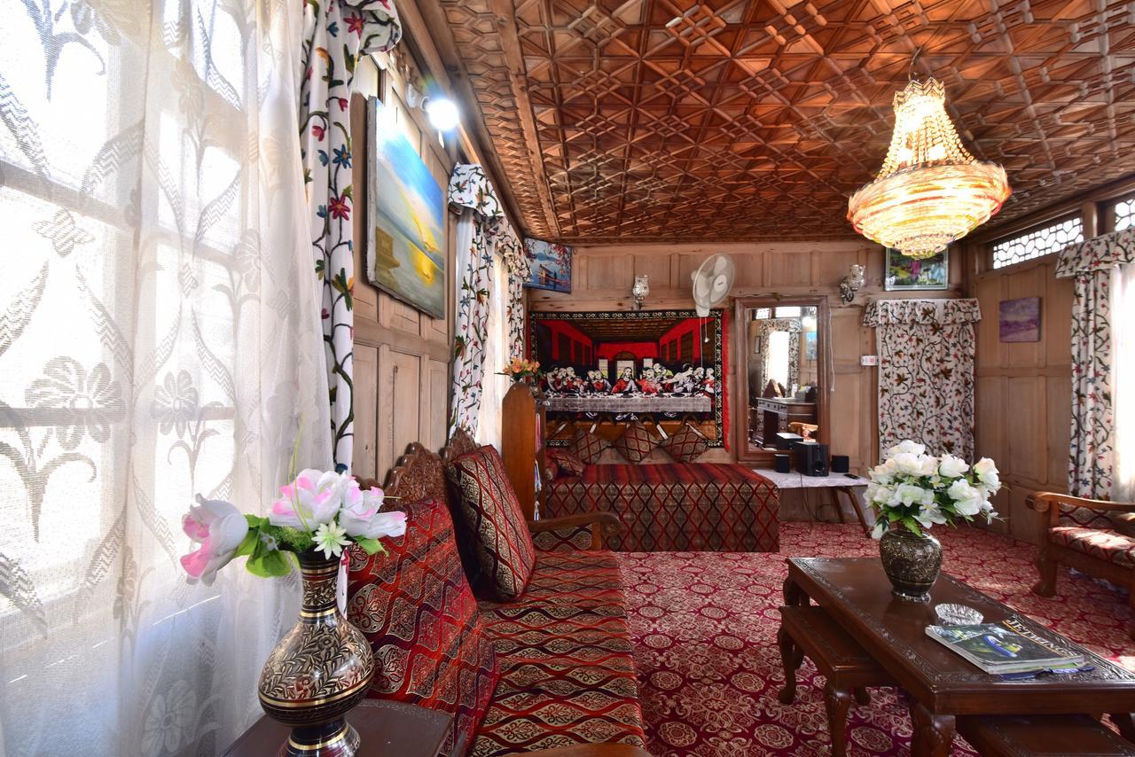 Golden Hopes Group Of Houseboats Hotel Srinagar  Bagian luar foto