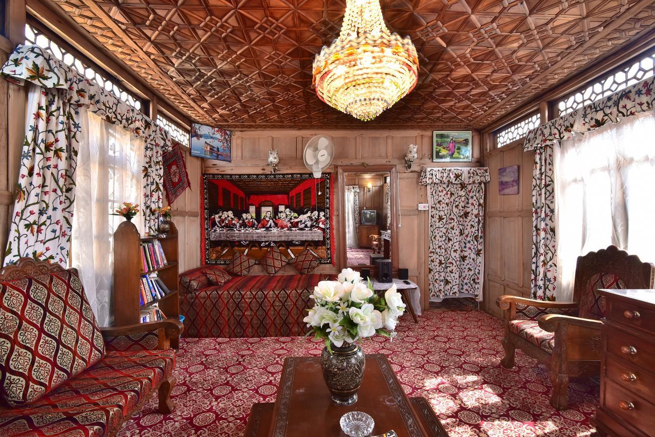 Golden Hopes Group Of Houseboats Hotel Srinagar  Bagian luar foto