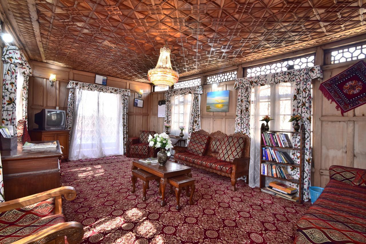 Golden Hopes Group Of Houseboats Hotel Srinagar  Bagian luar foto