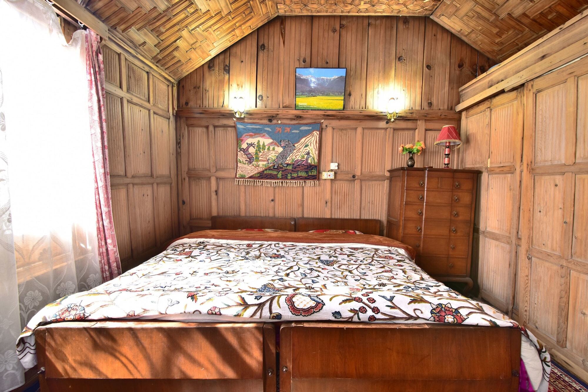 Golden Hopes Group Of Houseboats Hotel Srinagar  Bagian luar foto